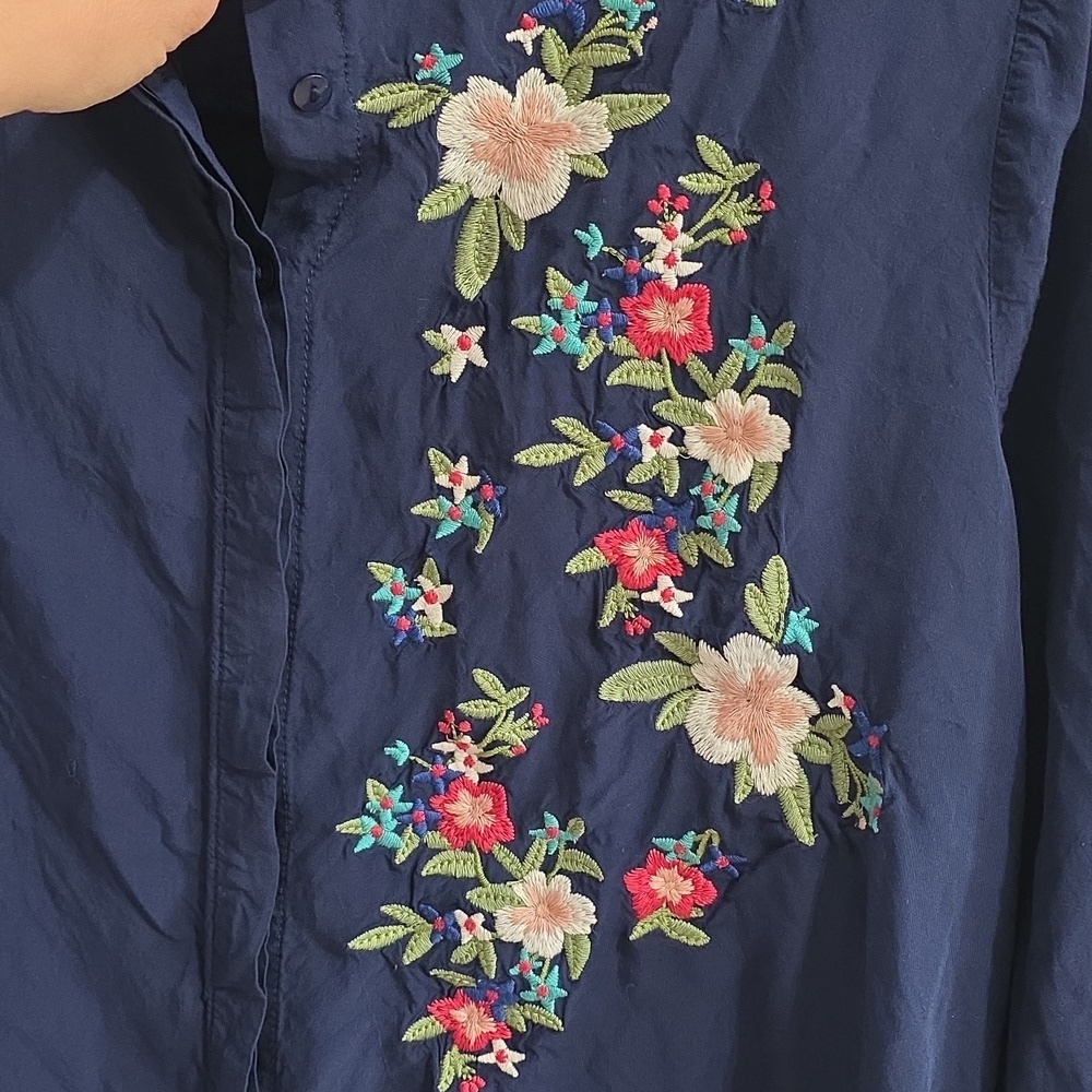Sahara Woman Viscose Button Down Navy Long Sleeve Embroidered Flowers Size Smal - Picture 3 of 9